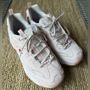 Skechers Embroidered D’Lites Sneakers